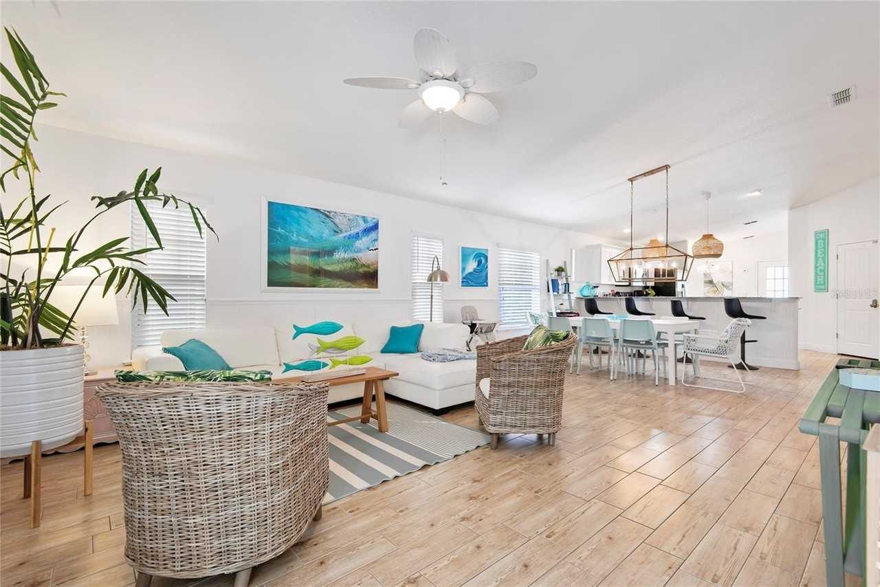 27 Malacompra Rd - Photo 3 of 50