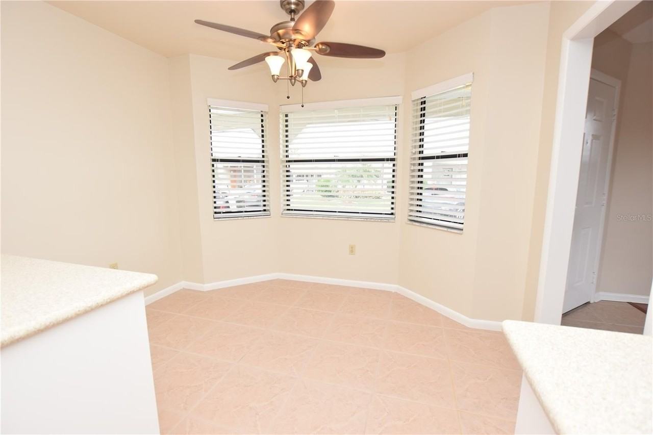 2210 Harbor Town Ln - Photo 7 of 50