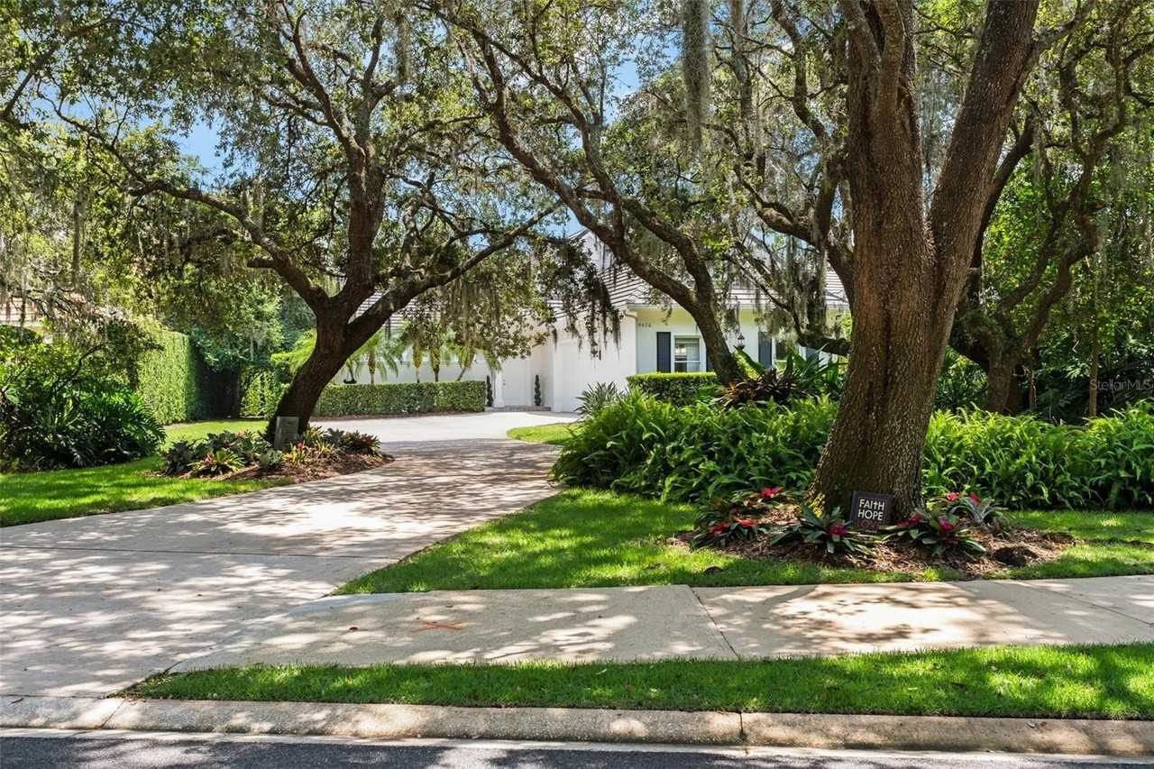 9656 Bryanston Dr - Photo 4 of 50