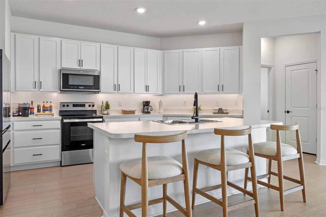 625 Overpool Ave - Photo 4 of 31