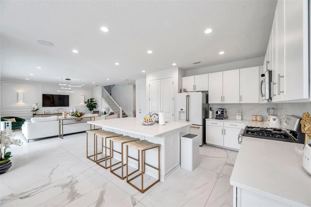 32203 Mahogany Valley Dr - Photo 3 of 50