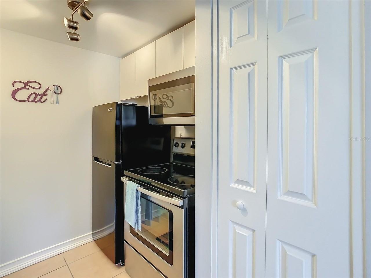 4145 Dolphin Dr #4145 - Photo 4 of 31