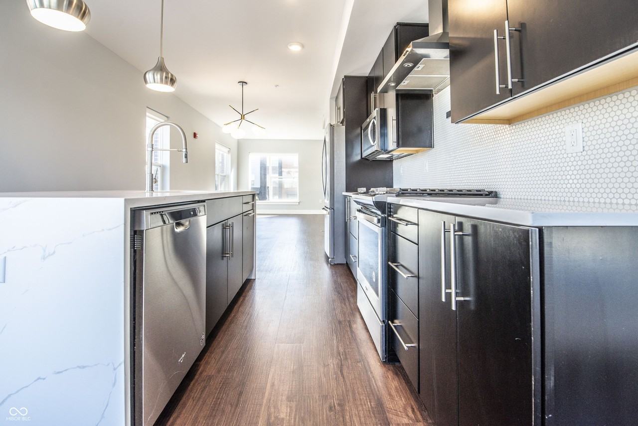 727 N Illinois St #101 - Photo 7 of 27