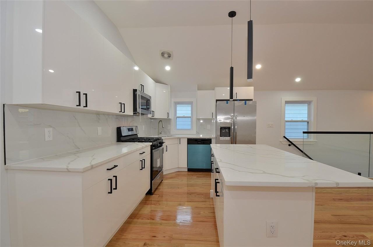 21942 112th Rd - Photo 3 of 20