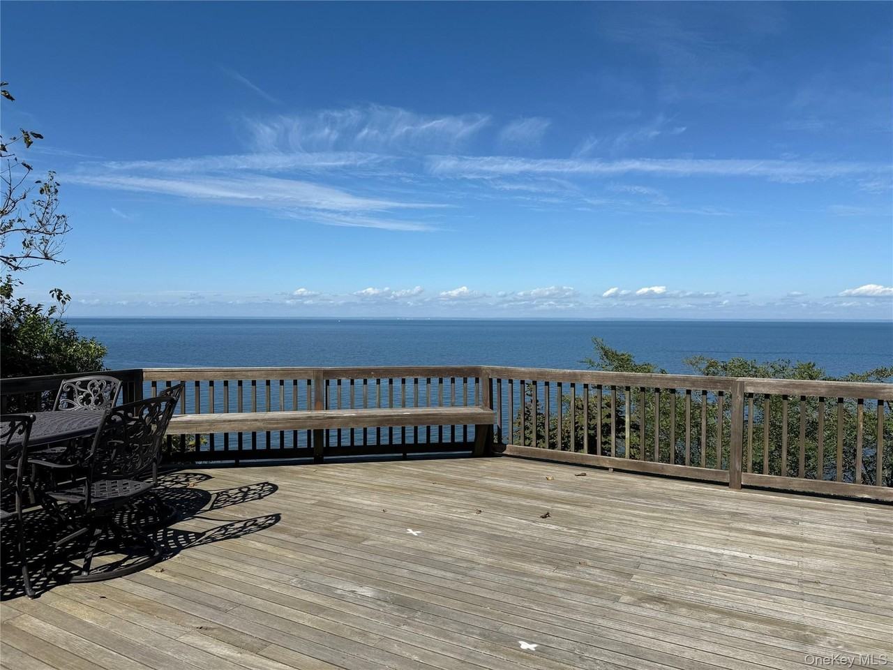 107 Waterview Dr - Photo 2 of 33