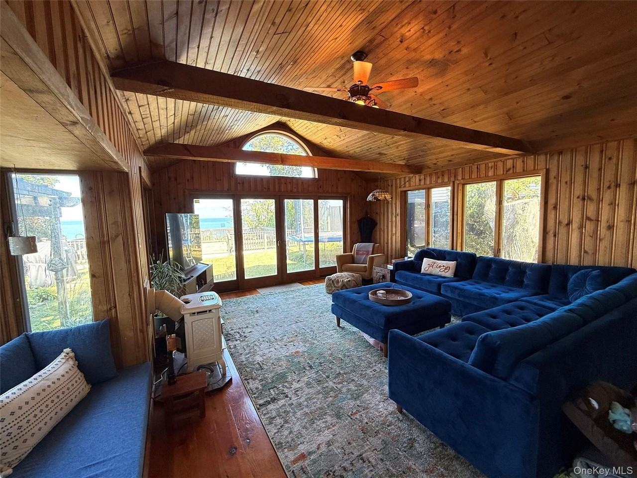 107 Waterview Dr - Photo 4 of 33