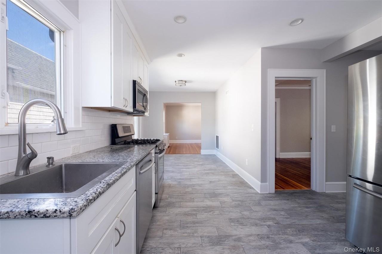 1306 Henry Ave #1 - Photo 5 of 29