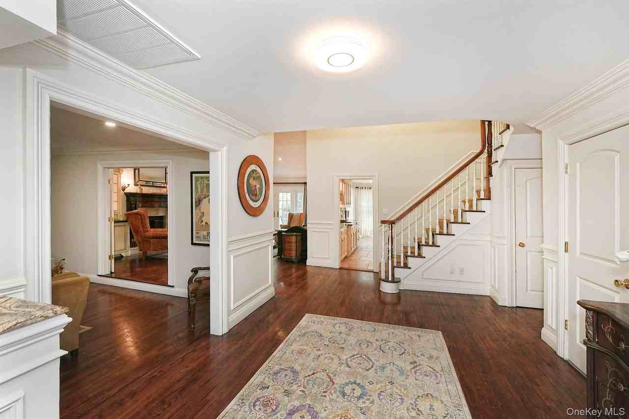 22 West Dr - Photo 3 of 23