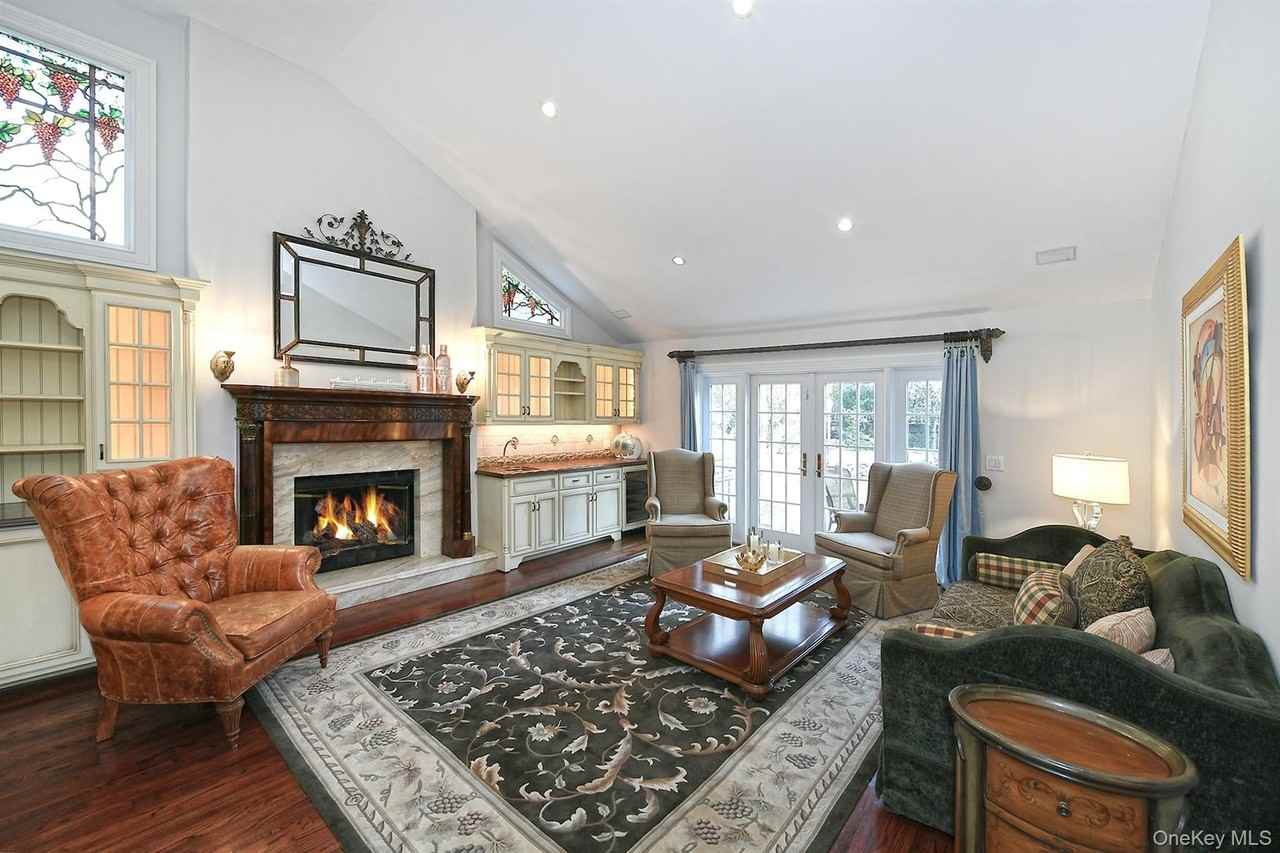 22 West Dr - Photo 5 of 23