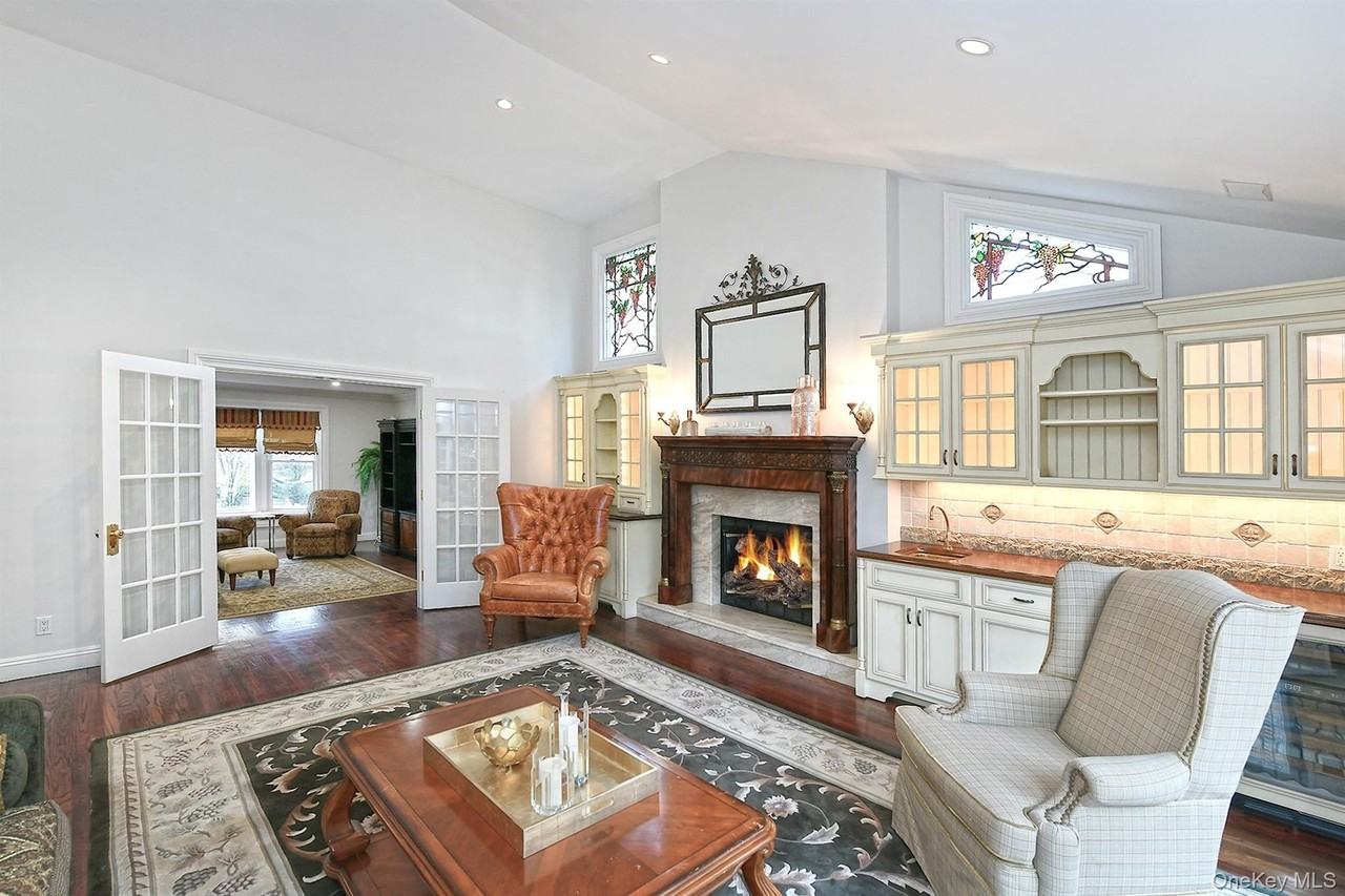 22 West Dr - Photo 6 of 23