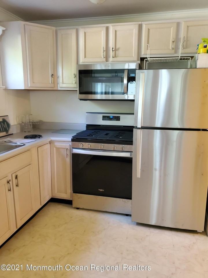 5 Calvert Ave Unit B #B - Photo 7 of 12