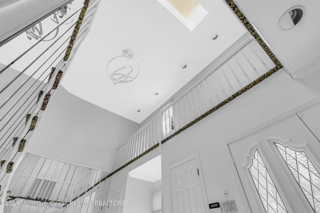 7 De Camp Ct - Photo 7 of 32