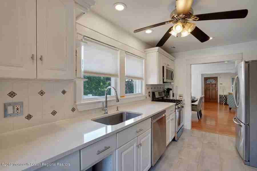 983 Norwood Ave - Photo 7 of 19