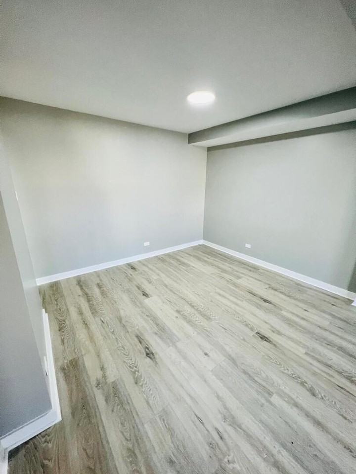 2021 Farnham Ct - Photo 4 of 16