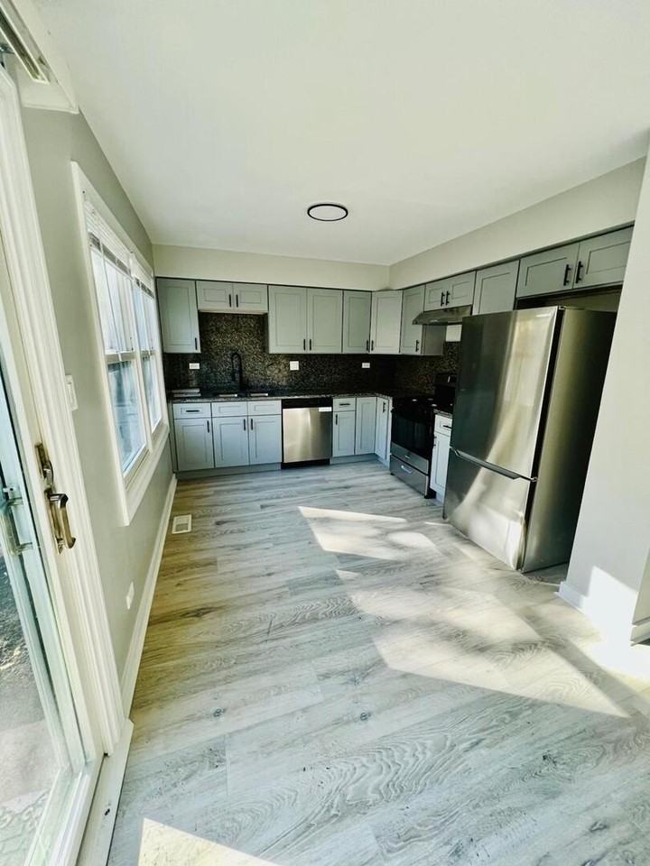 2021 Farnham Ct - Photo 5 of 16