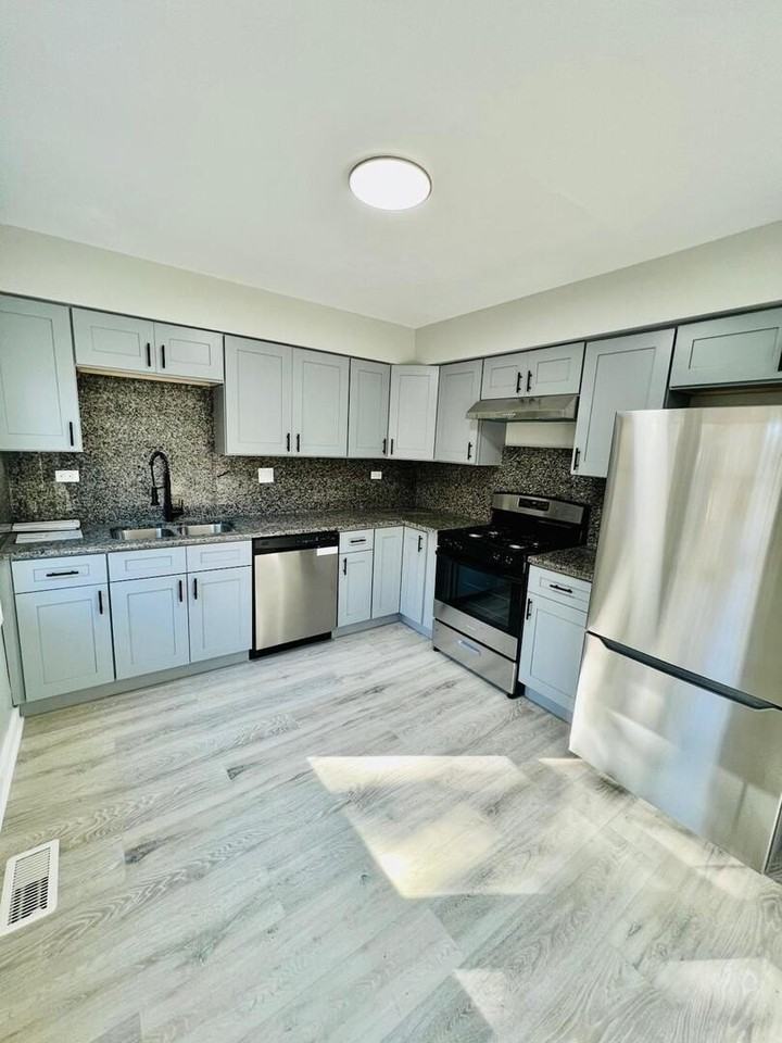 2021 Farnham Ct - Photo 6 of 16