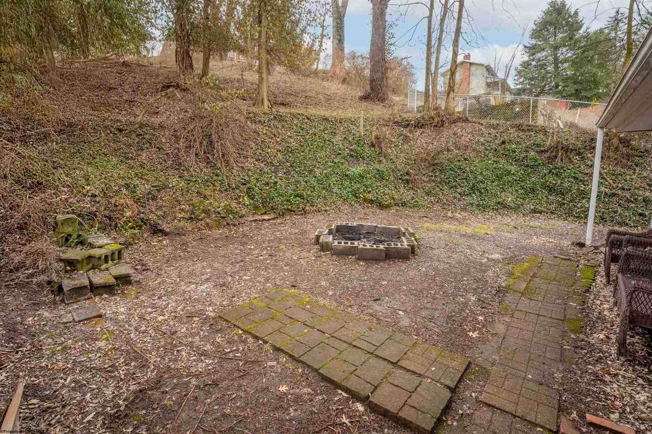 208 Logan Ave - Photo 3 of 23