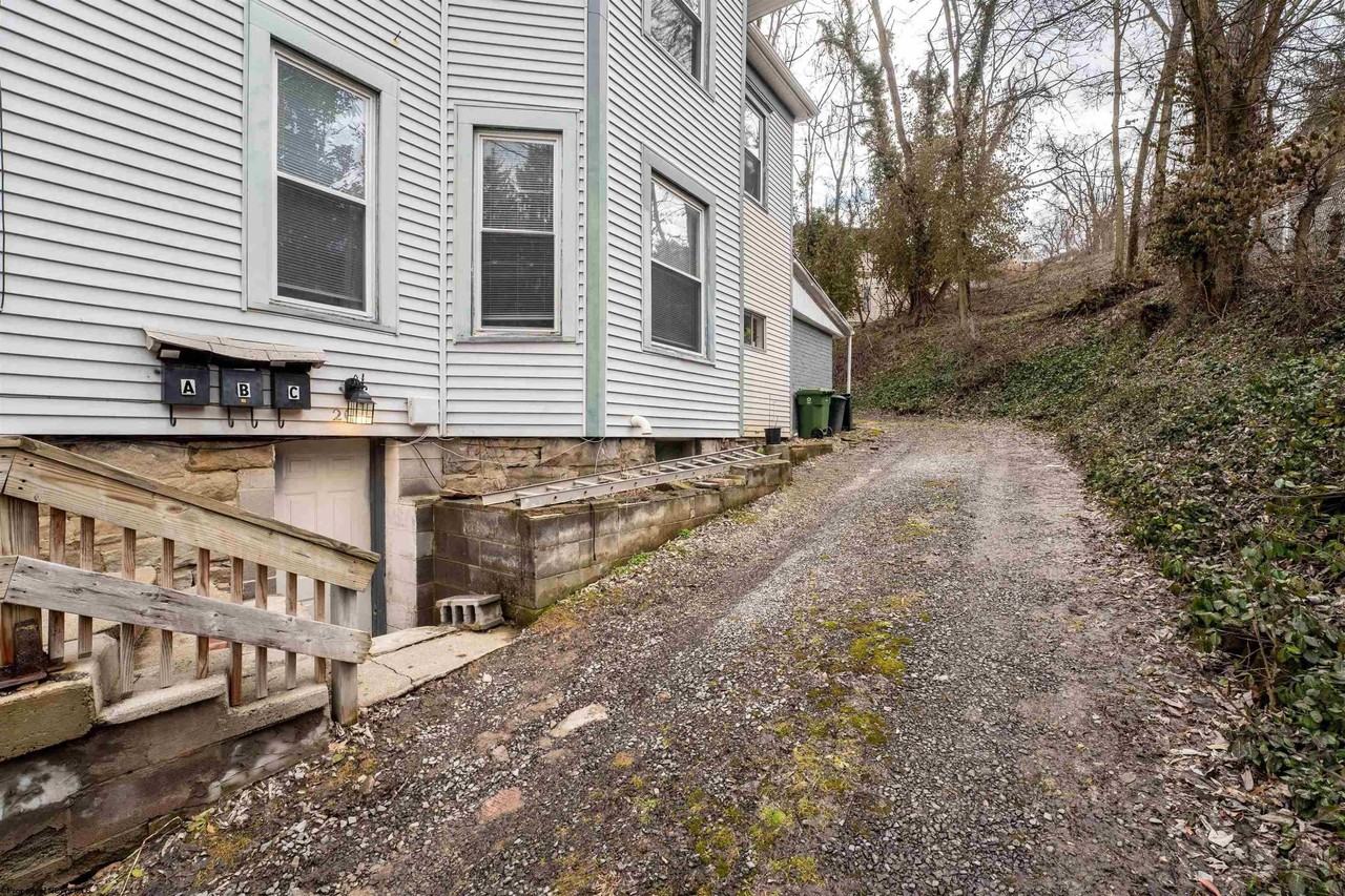 208 Logan Ave - Photo 7 of 23