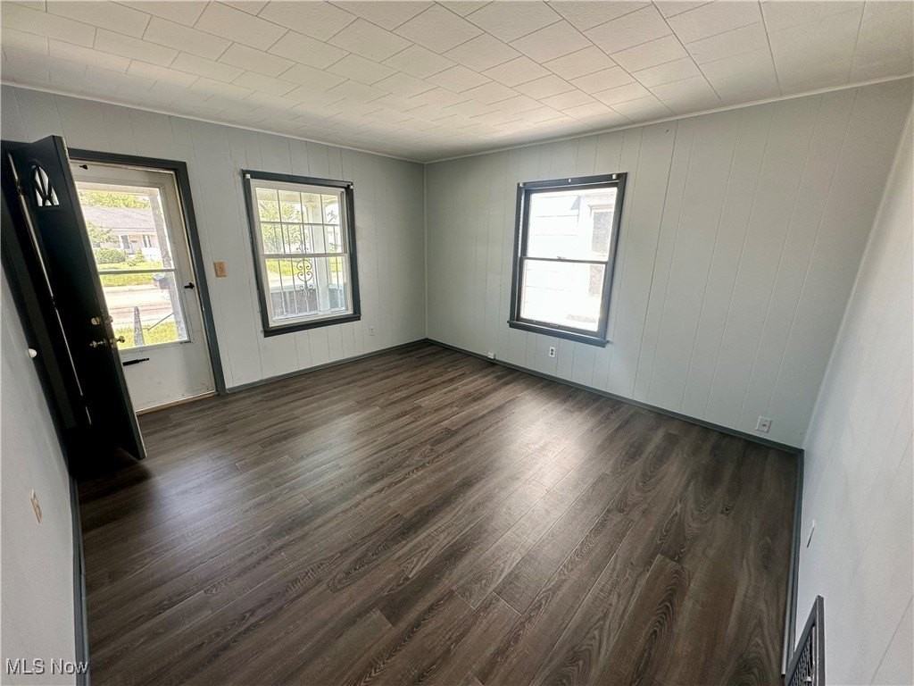 1129 West Erie Avenue - Photo 6 of 27