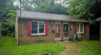 31 1/2 Elm St Apt C1 #C1 - Photo 1 of 1