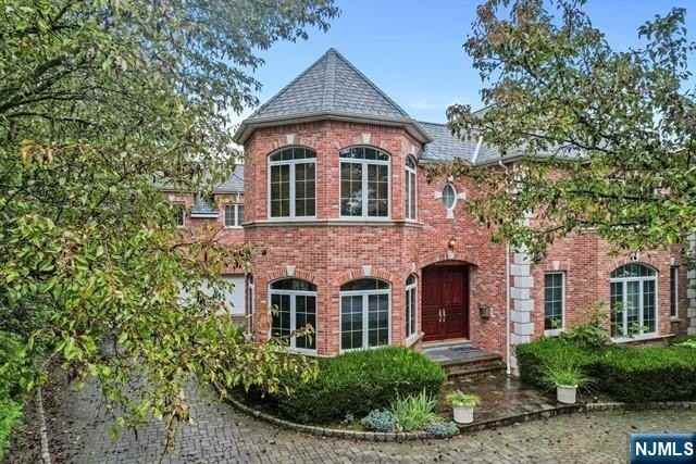 1 Euclid Rd - Photo 2 of 50