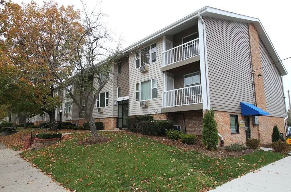 Florist Gardens - Photo 2 of 11