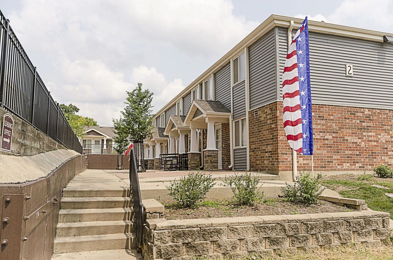 Fox River Townhomes - Photo 4 of 22