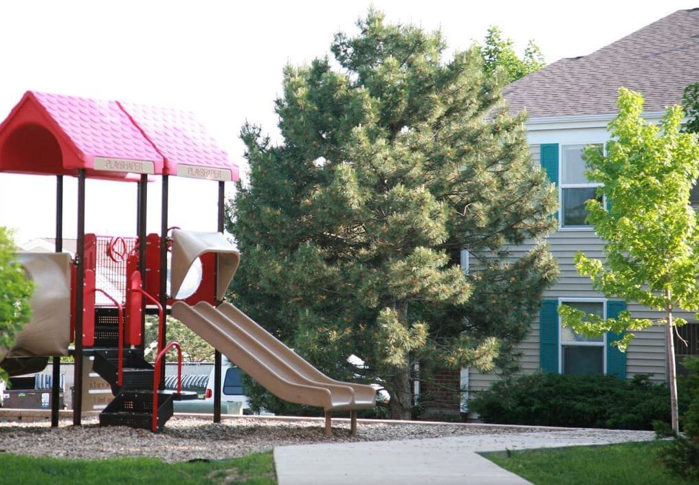 Glenbrook Apartments - Photo 3 of 10