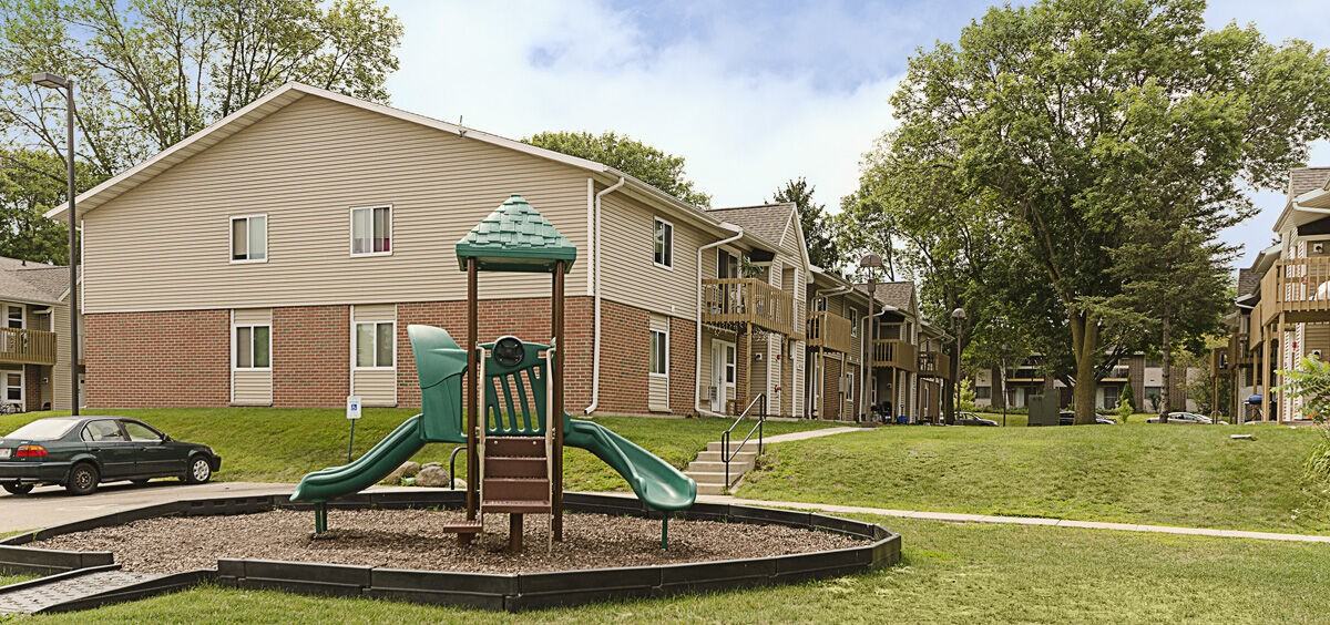 Maple Lawn Apartments - Photo 5 of 15