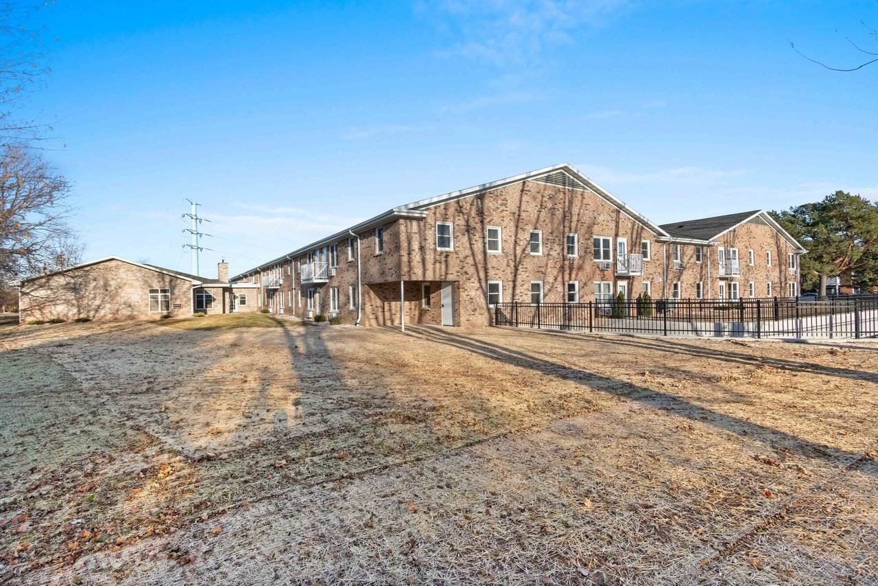 Oak Meadow - Photo 7 of 48