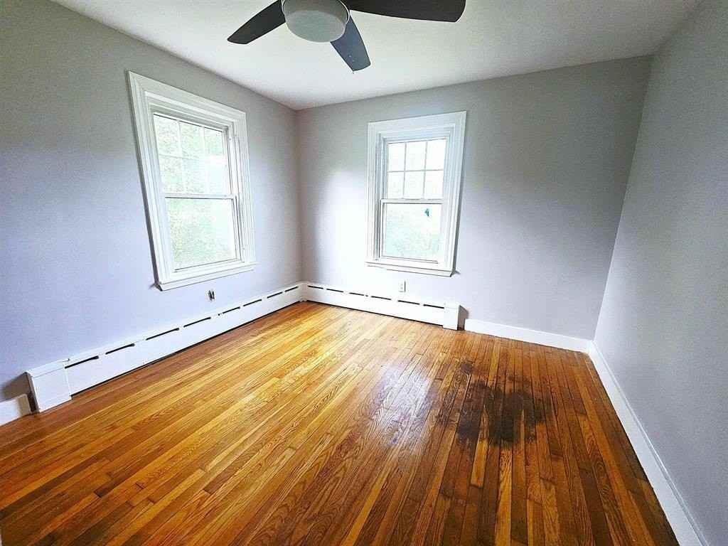 268 Green St - Photo 6 of 11