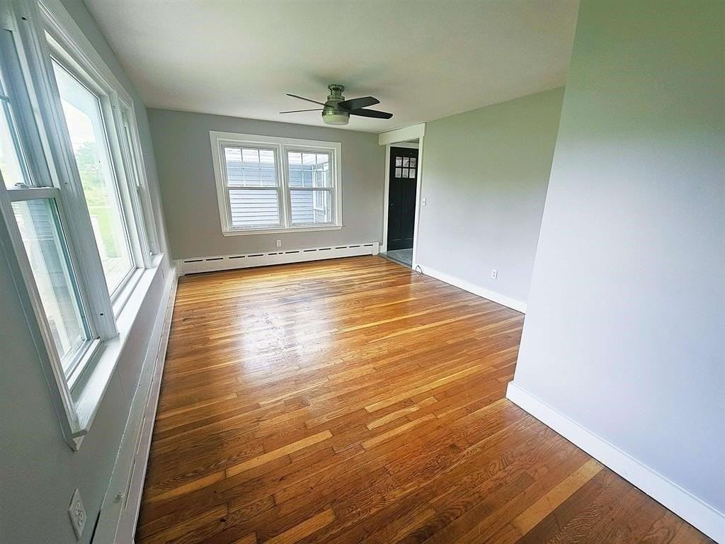 268 Green St - Photo 7 of 11