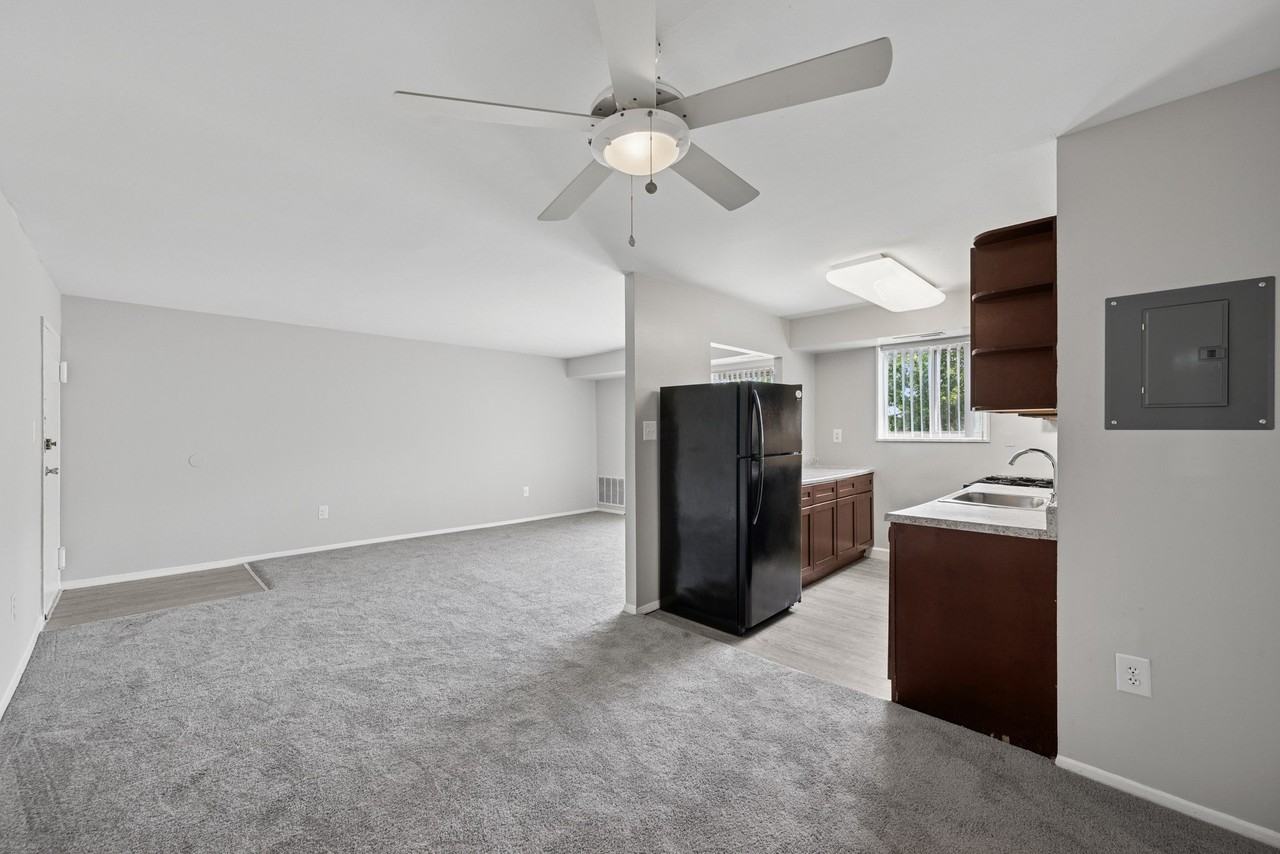 Glen Willow Apartments - Photo 4 of 50