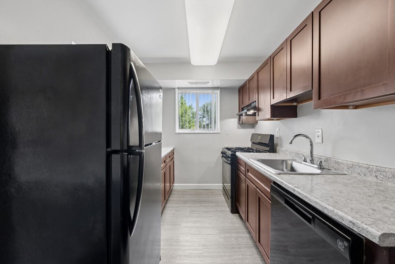 Glen Willow Apartments - Photo 6 of 50