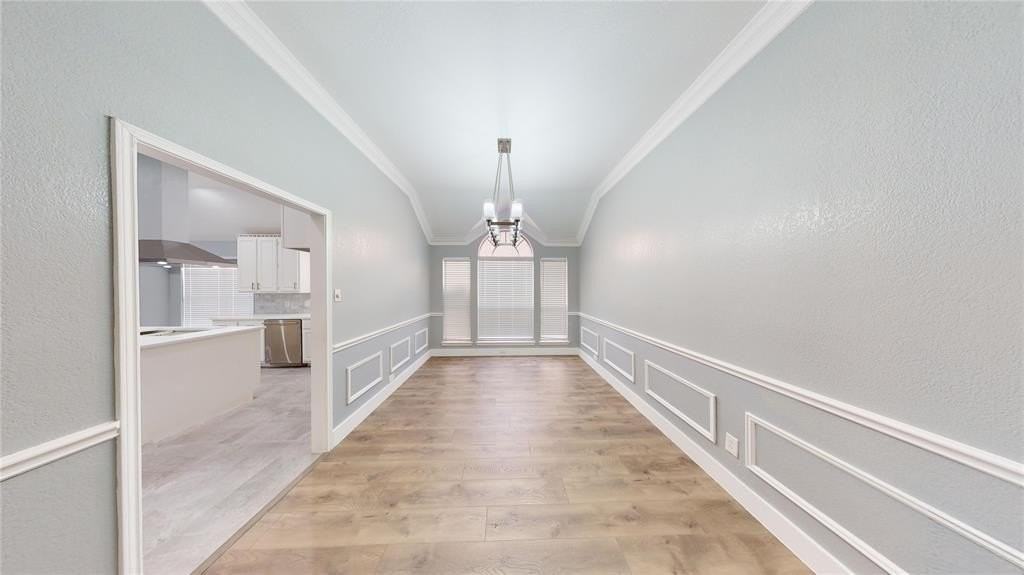 8343 Crystalwood Dr - Photo 4 of 19