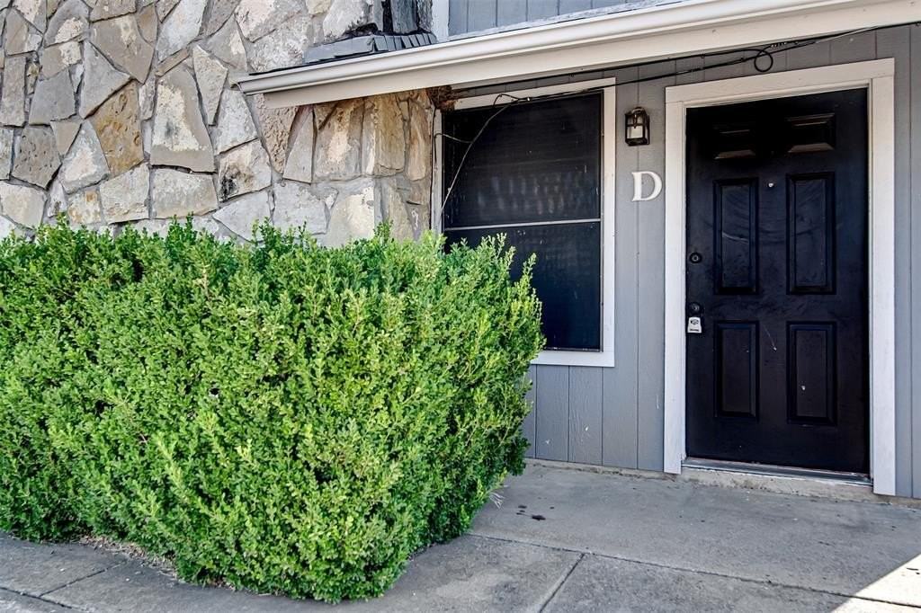 1403 Courtney Pl #D - Photo 2 of 19