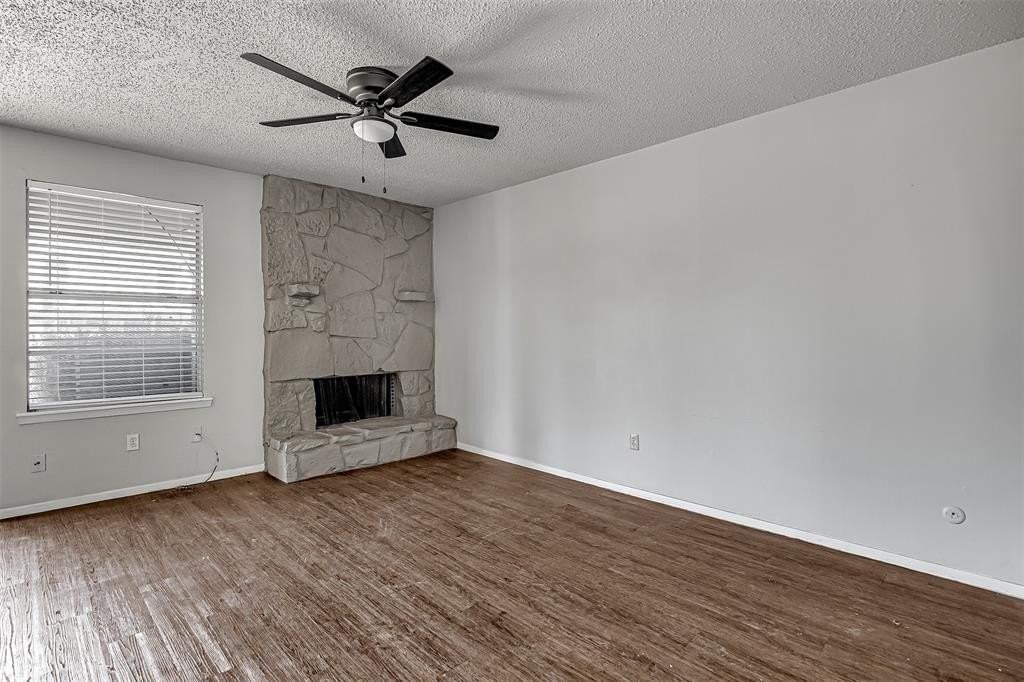 1403 Courtney Pl #D - Photo 4 of 19