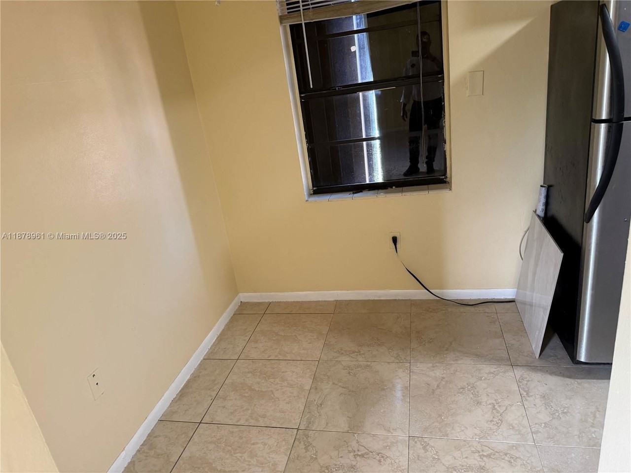 2335 Ne 172nd St #8 - Photo 2 of 8