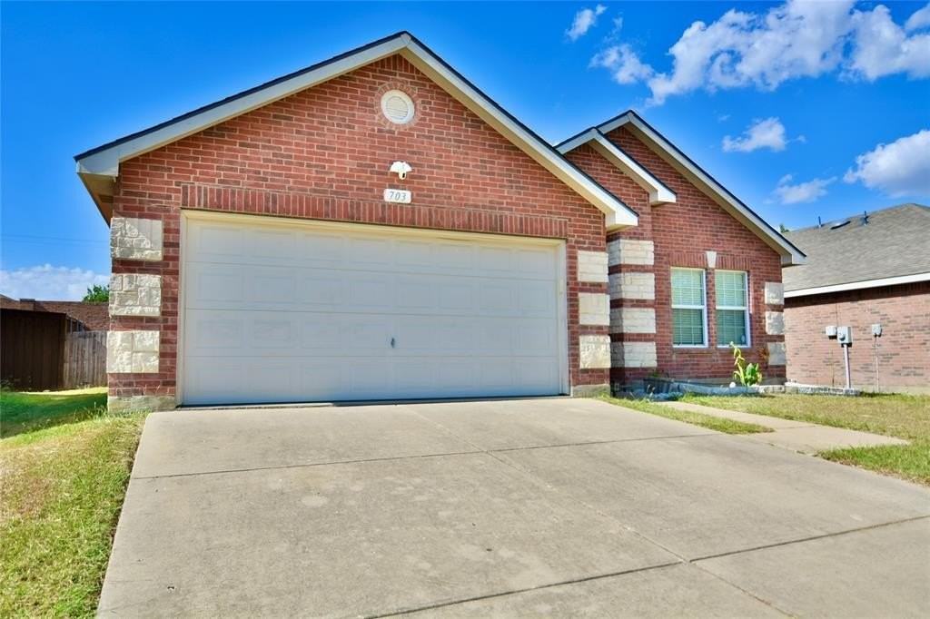 703 Moss Glen Trl - Photo 3 of 25