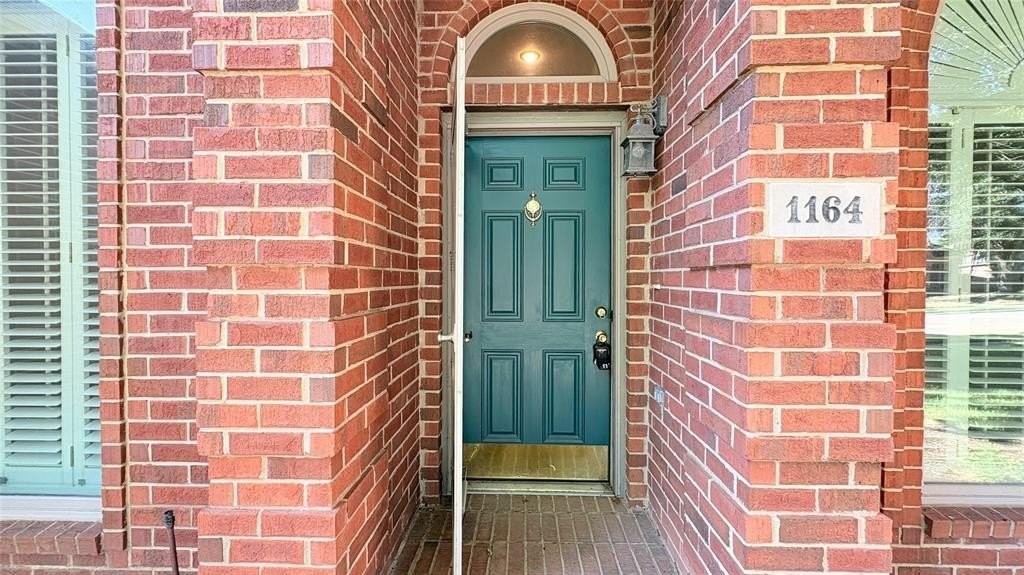 1164 Pleasant Oaks Drive - Photo 2 of 21