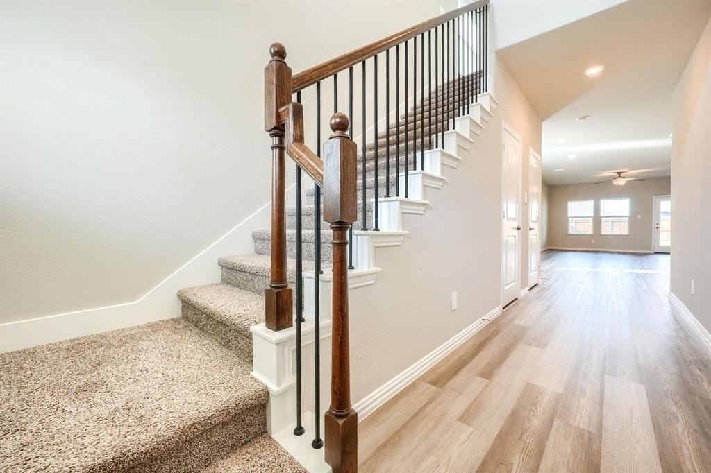 620 Hemingway Ln - Photo 3 of 27