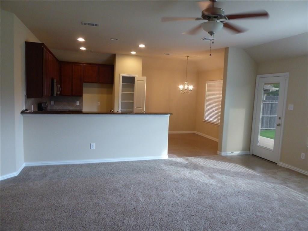 2109 Sun Creek Dr - Photo 4 of 12