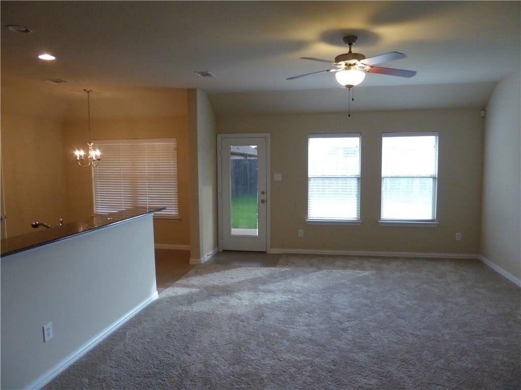 2109 Sun Creek Dr - Photo 5 of 12