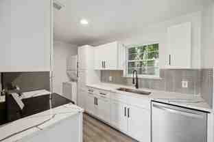 809 W Broadus Ave - Photo 1 of 1