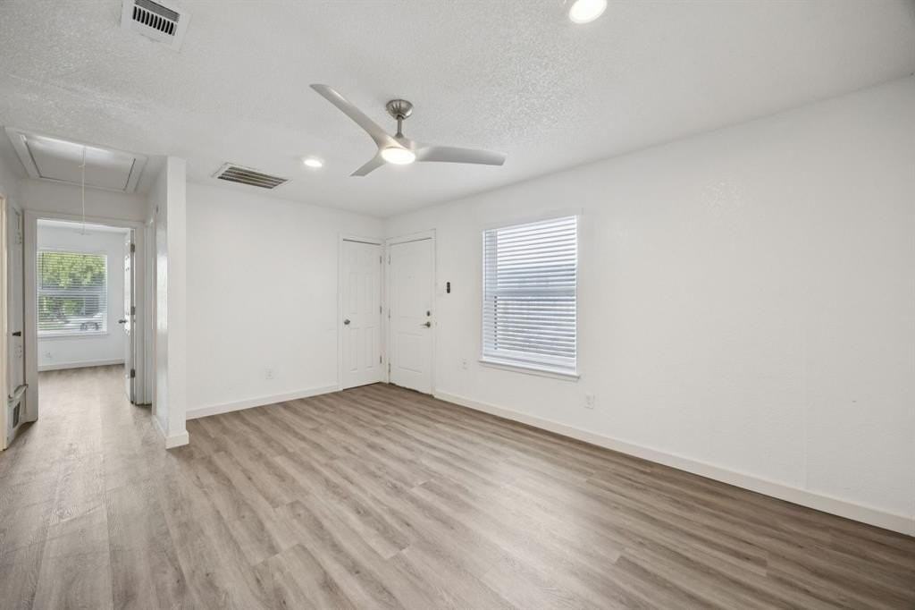 809 West Broadus Street - Photo 7 of 18