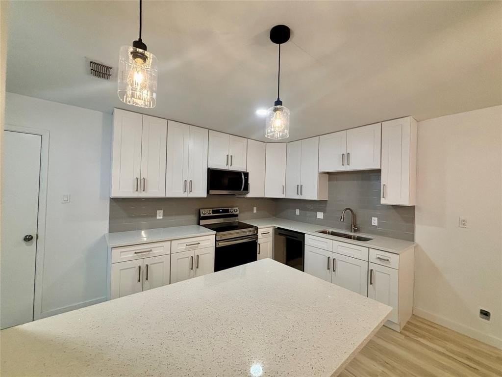 8835 Township Court - Photo 6 of 20