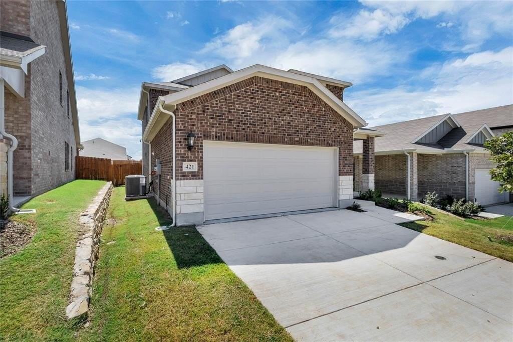 421 Ezra Lane - Photo 3 of 30