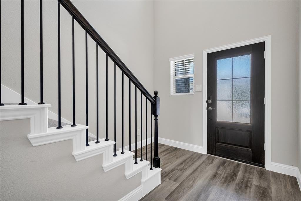 421 Ezra Lane - Photo 5 of 30