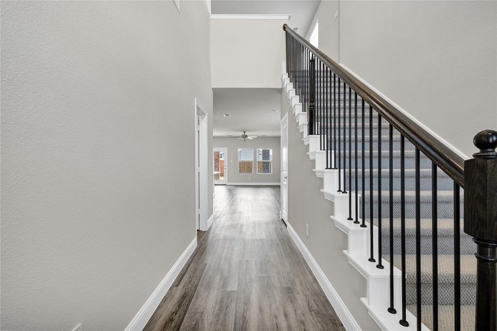 421 Ezra Lane - Photo 6 of 30