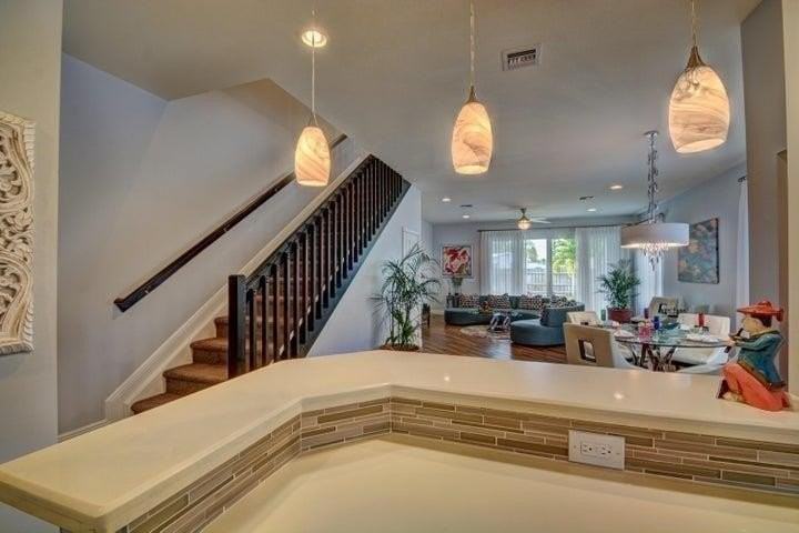 1135 Northeast 3rd Avenue - Photo 7 of 28